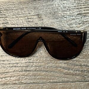 MICHAEL KORS
Aspen Sunglasses